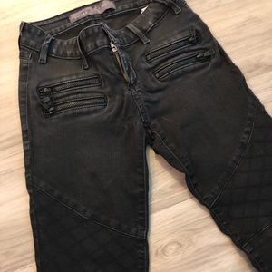 Guess black zipper jeans